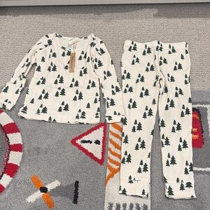 SpearmintLOVE Kids Pajamas with Tree Print 6T